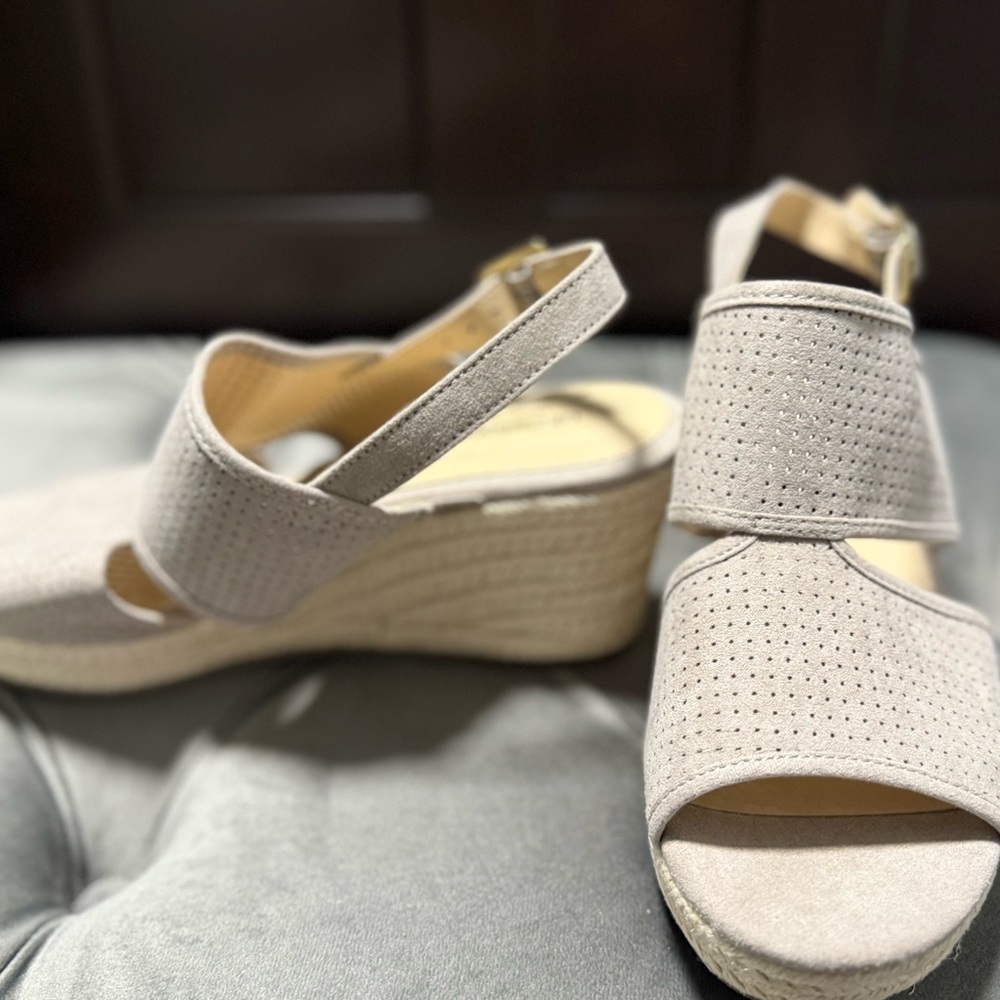 Liz Claiborne wedge sandals